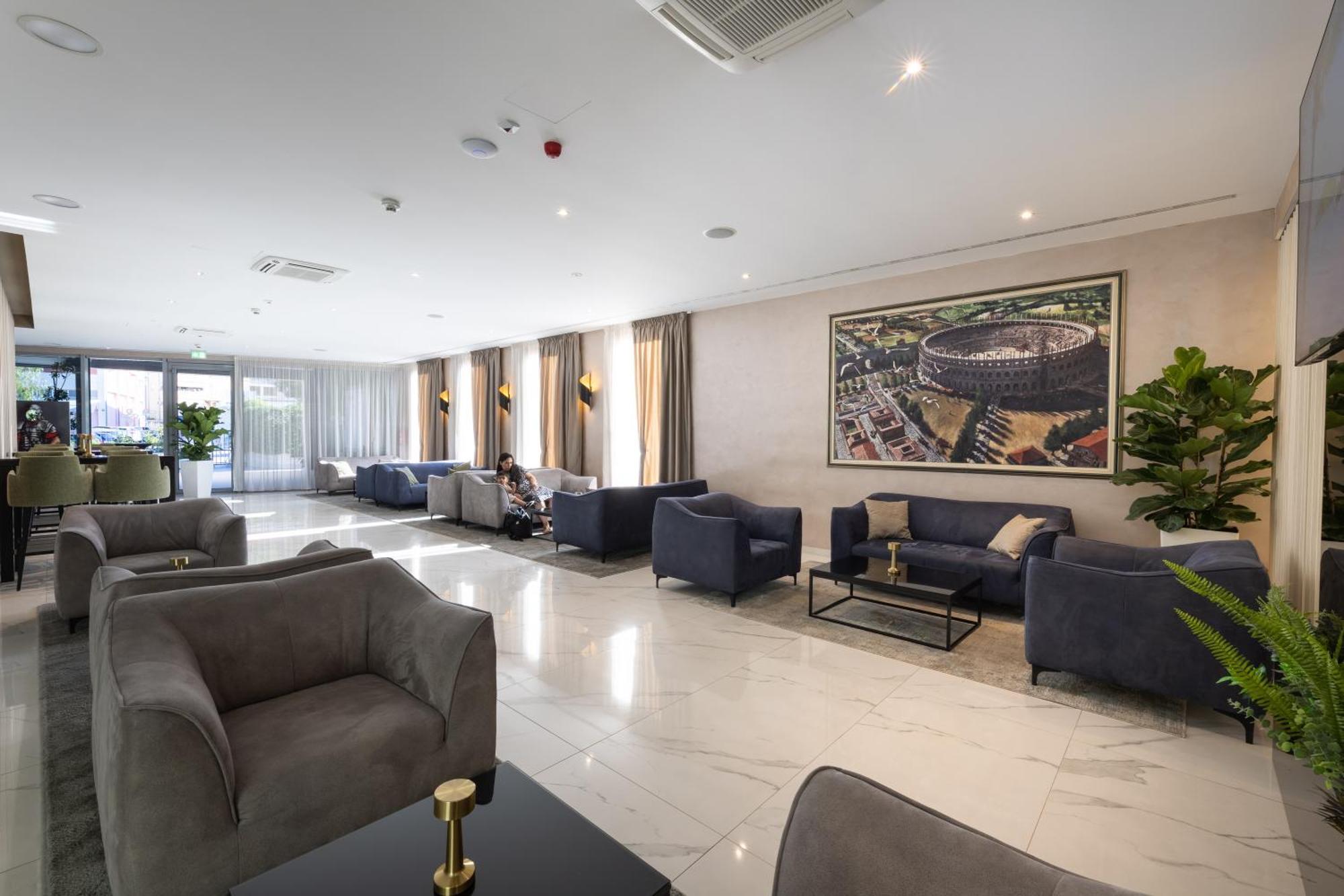 Hotel Salona Palace المظهر الخارجي الصورة