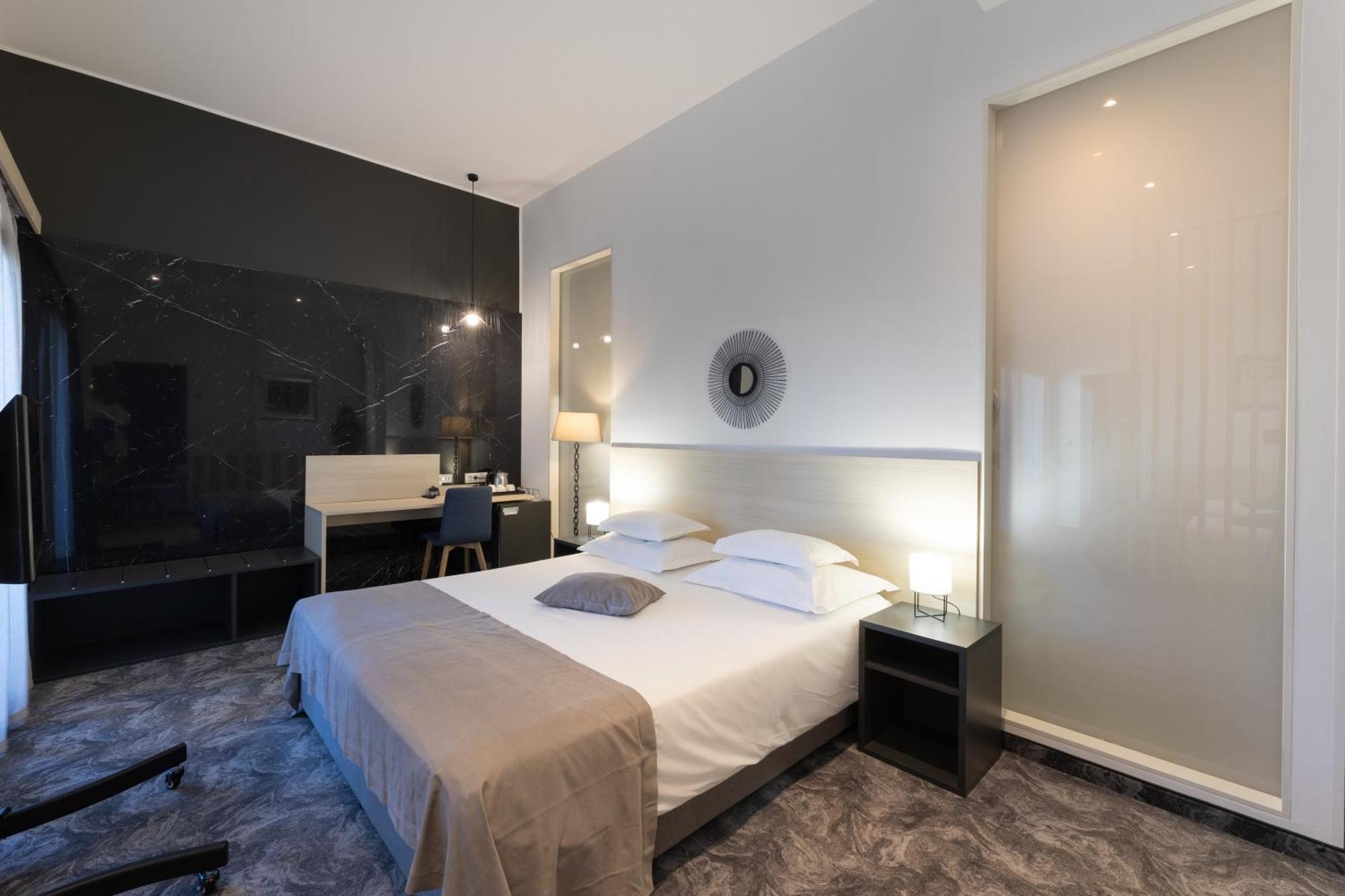 Hotel Salona Palace المظهر الخارجي الصورة